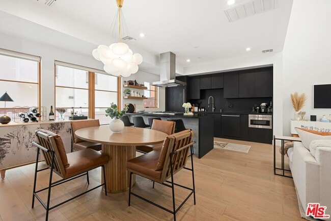 Foto del edificio - 1035 N Vista St