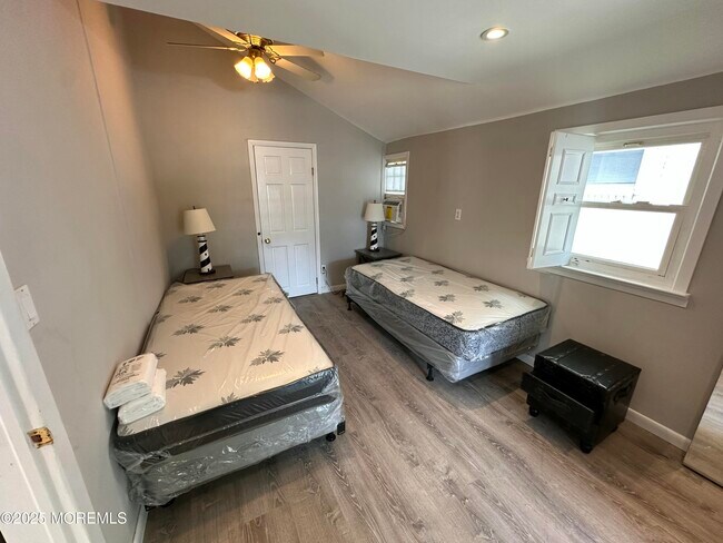 Foto del edificio - 116 12th Ave