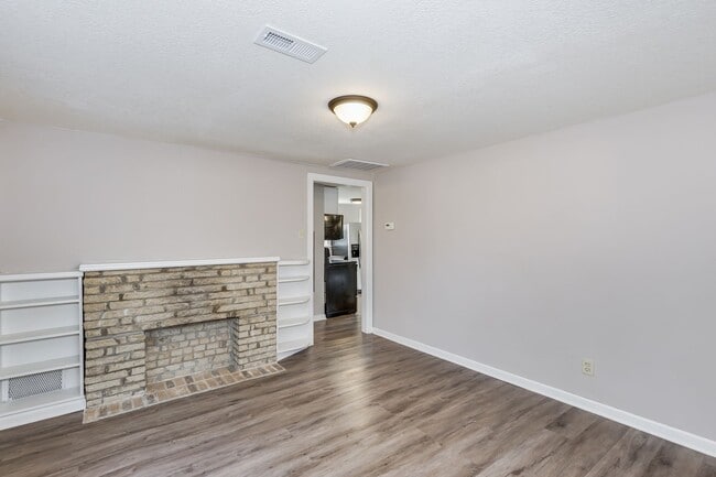 Building Photo - 852 N Belmont Pl