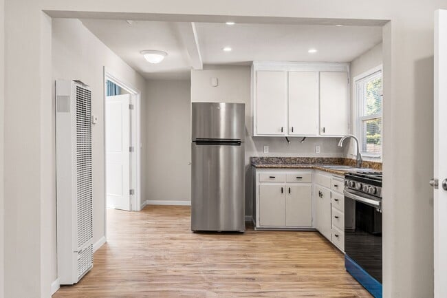 Building Photo - Newly Renovated 2 Bedroom Apartment with Parking and in-unit Laundry