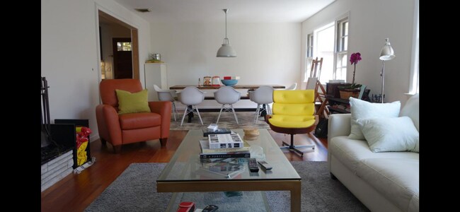 Foto del edificio - 17 Mountain Dr