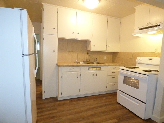 Building Photo - 820 1/2 S. C Street ( upstairs unit )
