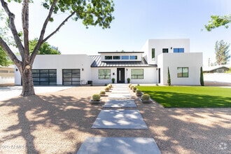 Building Photo - 4421 E Earll Dr