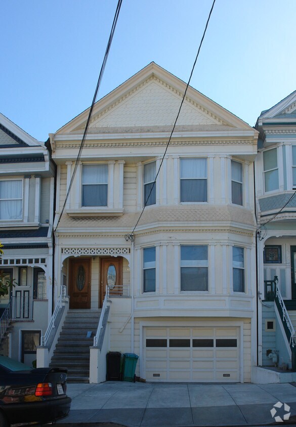 Building Photo - 638 5th Ave