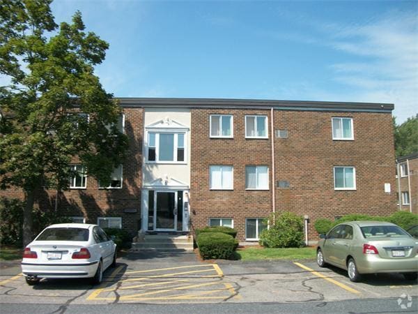 Building Photo - 6 Universal St