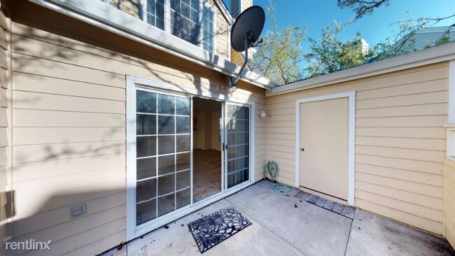 Building Photo - 521 Laurel Grove Cir