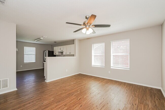 Foto del edificio - 105 Teal Rd