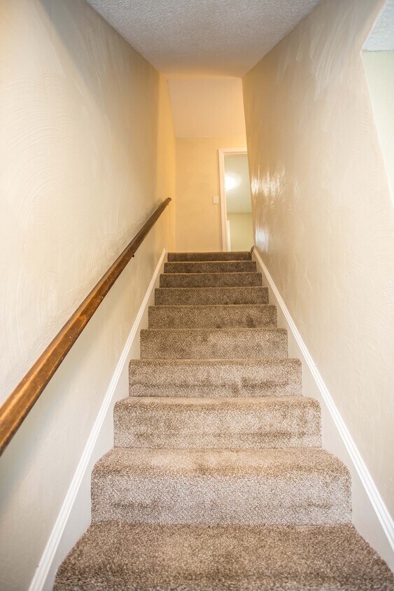 Primary Photo - 183 Flagstone Dr