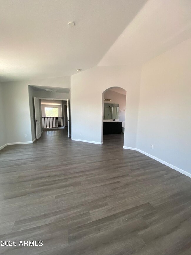 Building Photo - 8402 S 48th Ln