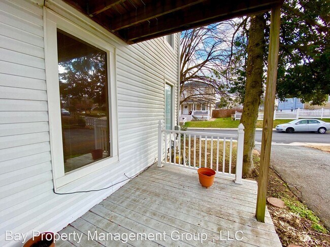 Foto del edificio - 3 br, 2 bath House - 28 2nd Ave