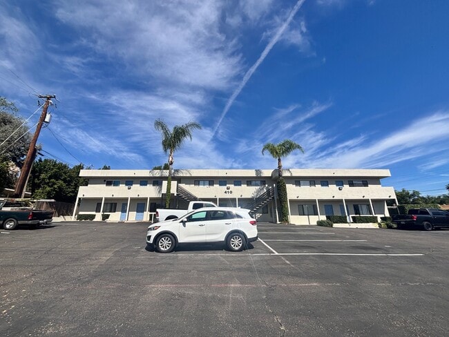 Building Photo - 410 E Fallbrook St