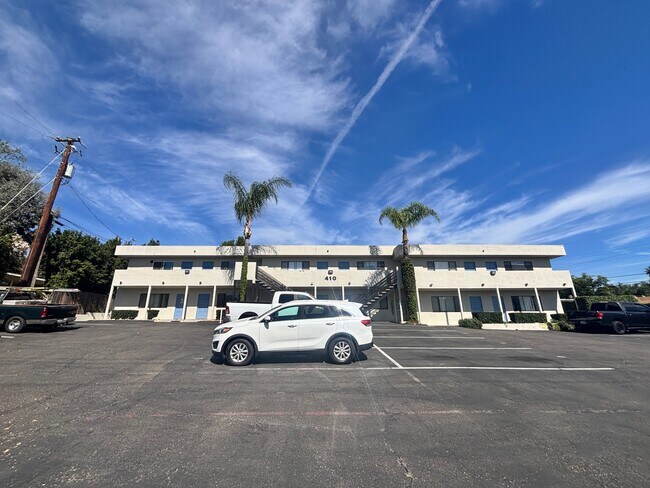 Foto del edificio - 410 E Fallbrook St
