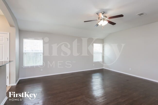 Building Photo - 2037 Cattle Creek Rd