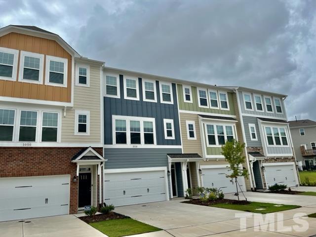 Building Photo - 1028 Commack Dr