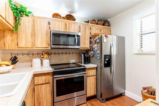Foto del edificio - 15805 W Waterside Cir