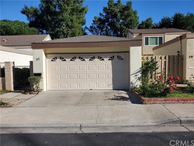 Foto principal - 27 Willow Tree Ln