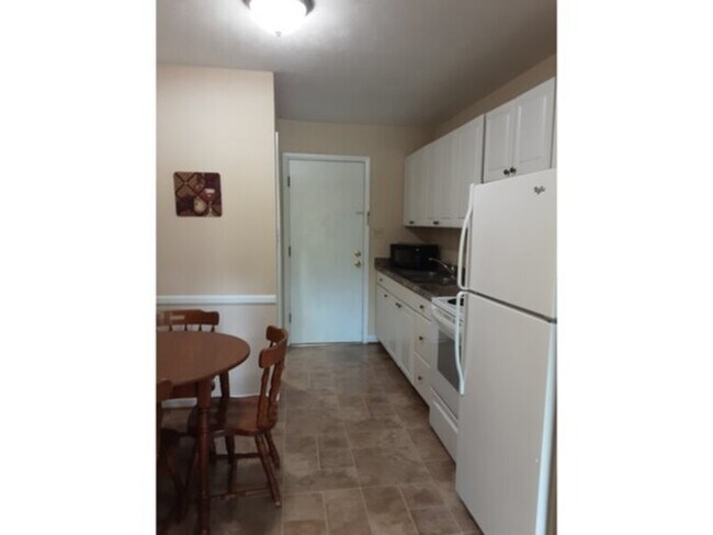 Building Photo - 268 Brewster Dr