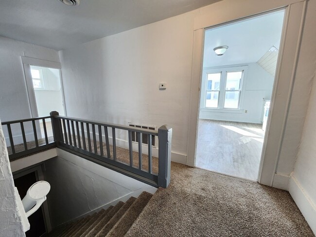 Building Photo - Spacious 2-Bedroom, 1-Bathroom Home AVAILABLE NOW!!