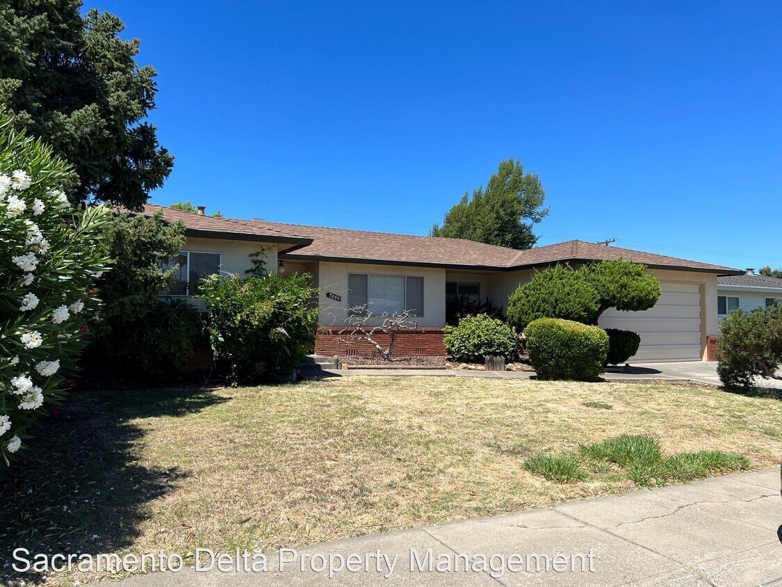 Foto principal - 4 br, 2 bath House - 7326 Camino Del Rey S...