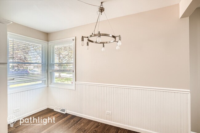 Building Photo - 1108 South Haddow Avenue, Arlington Height...