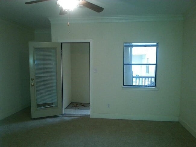 Building Photo - 1342 Rutland St