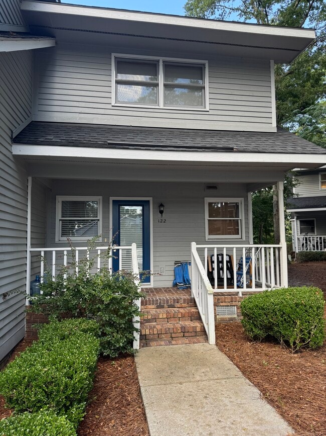 Building Photo - 2029 Eastwood Rd