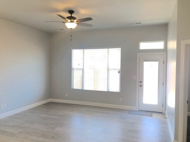 Building Photo - 2557 W 245 N