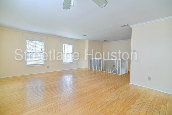 Foto del edificio - 3214 Sycamore Springs Dr