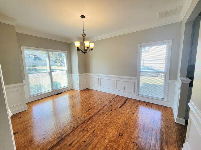 Foto del edificio - 1040 Lilac Arbor Rd