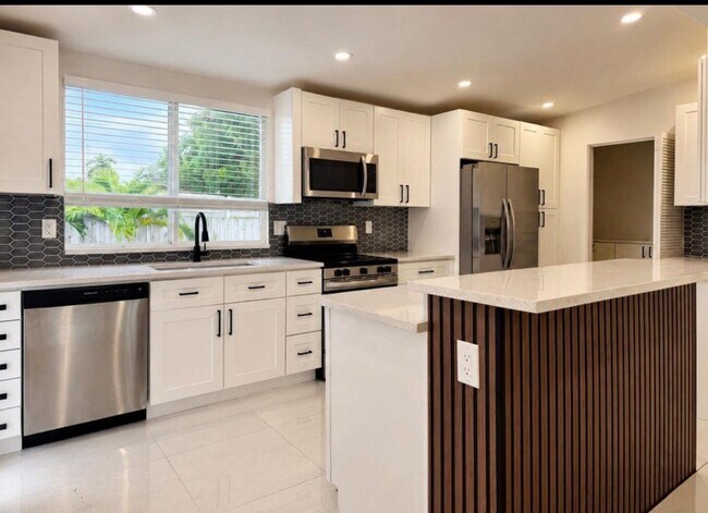 Foto del edificio - 345 Pinehurst Rd