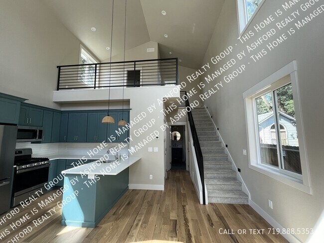 Foto del edificio - 839 E Willamette Ave