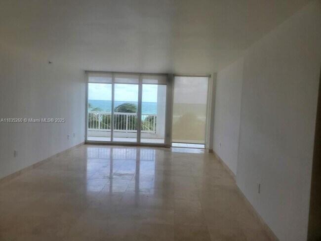 Foto del edificio - 9341 Collins Ave