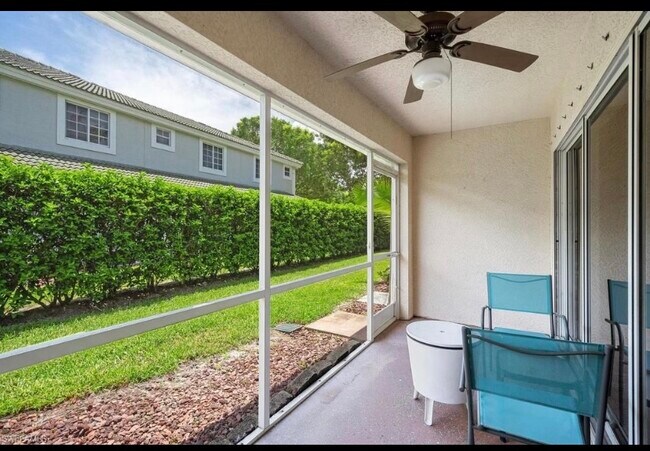 Foto del edificio - 10093 Pacific Pines Ave