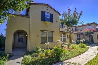 Building Photo - 8464 Crystal Walk Cir