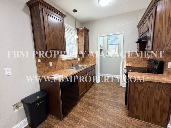 Foto del edificio - Hidden Creek Townhomes, Unit F - Cozy 2 Bedroom, 1 Bathroom Home in Ennis, TX!