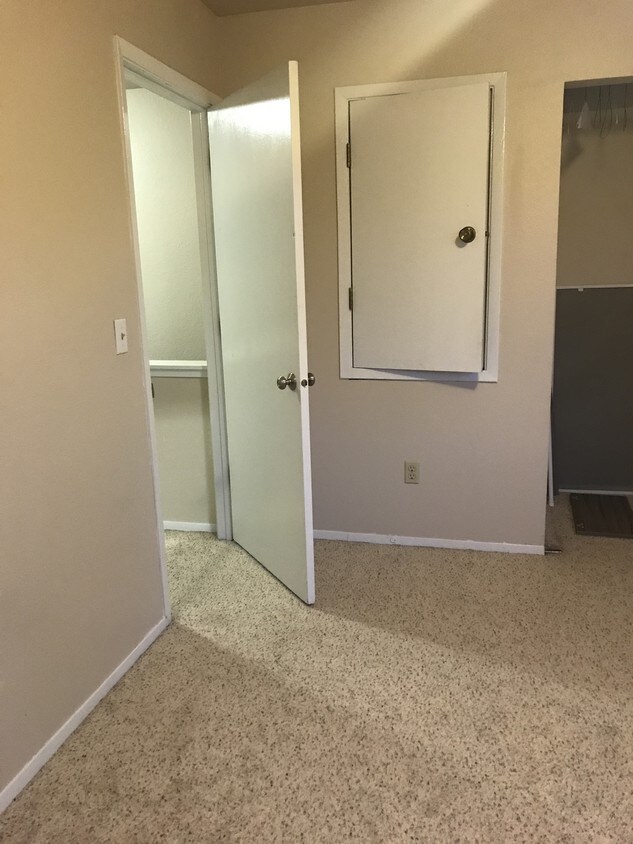 449 Dailey Ave, Anchorage, AK 99515 Condo for Rent in Anchorage, AK