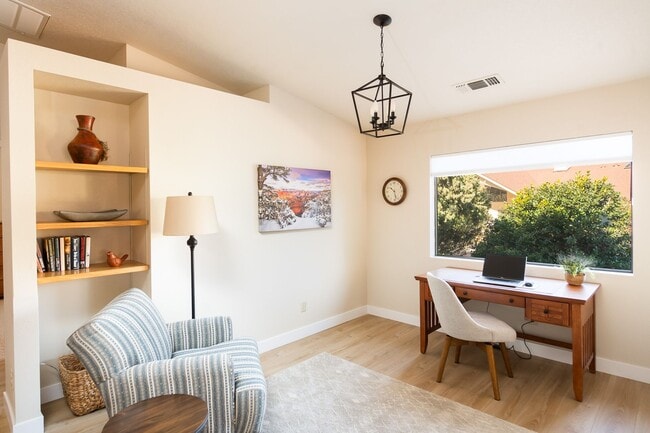 Building Photo - Furnished, 1 Month Minimum