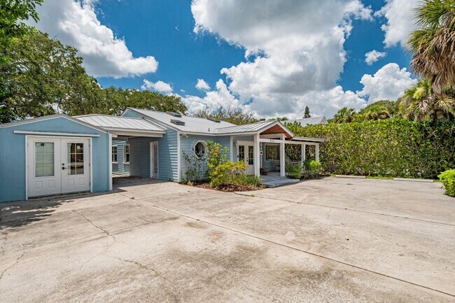 Foto del edificio - 836 Bougainvillea Ln