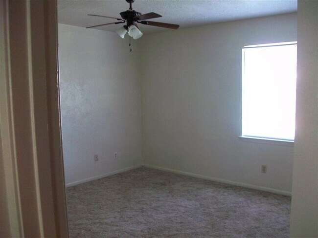 Foto del edificio - 3 br, 2 bath House - 3111 Heatherwood Dr 3...