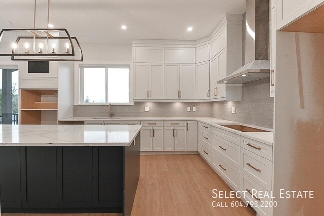 Building Photo - 8573 Forest Gate Dr