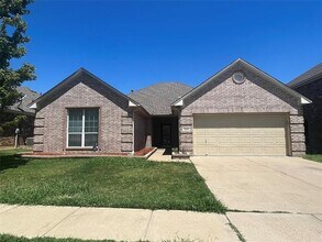 Building Photo - 609 Crownpoint Ln