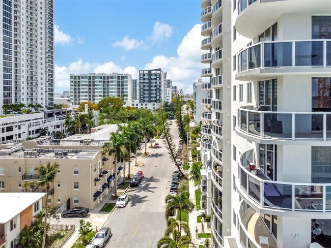 Foto del edificio - 601 NE 23rd St
