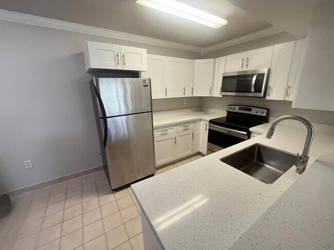 Foto del edificio - 450 Palm Cir W