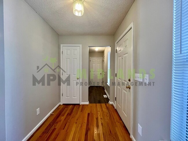 Foto del edificio - 5 Bridle Path Court