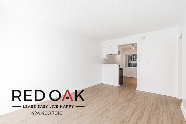 Foto del edificio - 12520 Lakewood Blvd