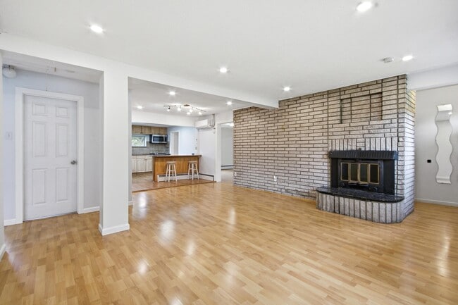Foto del edificio - 8885 Cardwell St