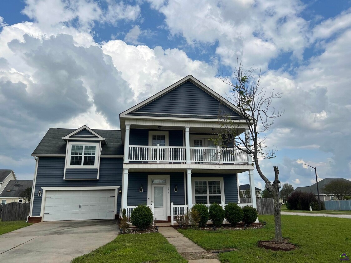 Foto principal - 206 Meyers Lake Dr