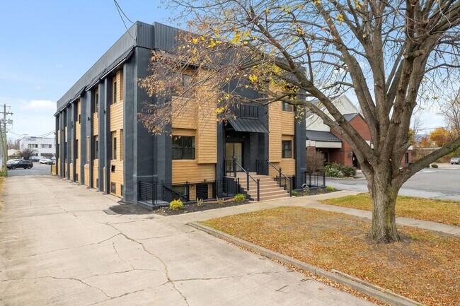 Foto del edificio - FREE 1st Months Rent! - Brand New Luxury Apartment in Kingston, PA!