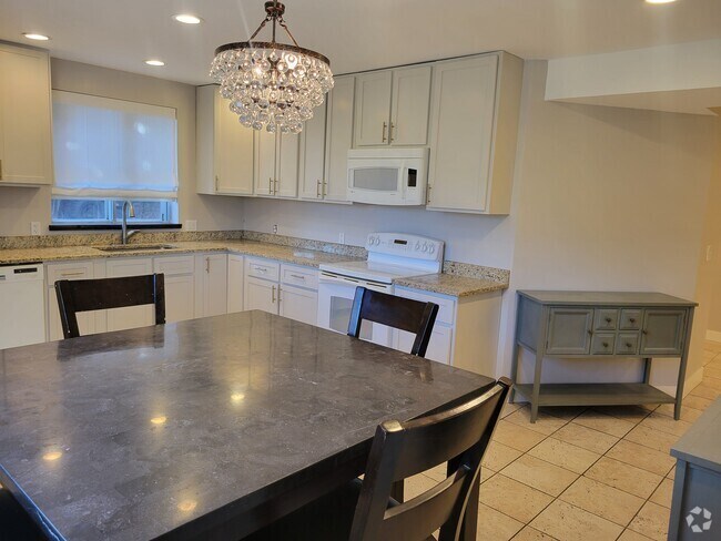 Kitchen - 16061 W 56th Plz