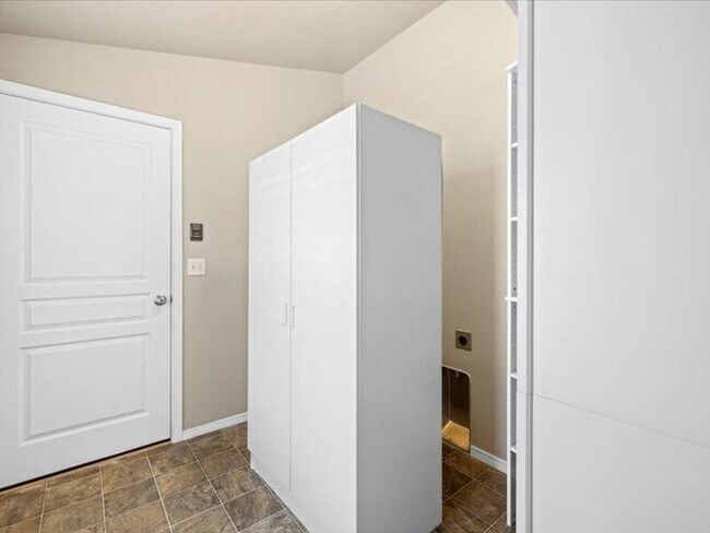 Foto del edificio - 6416 Three Rivers Dr